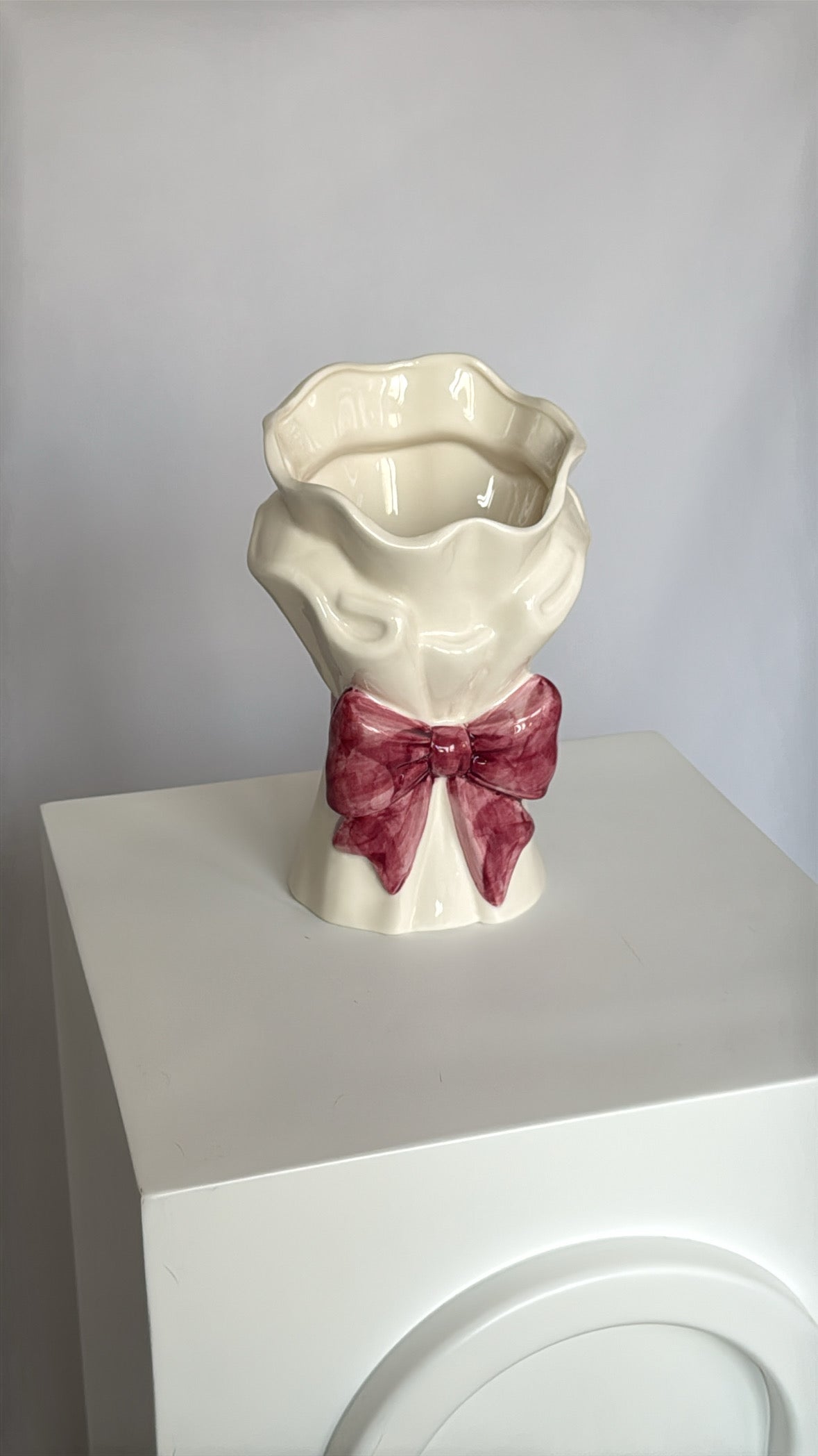 pink bow vase