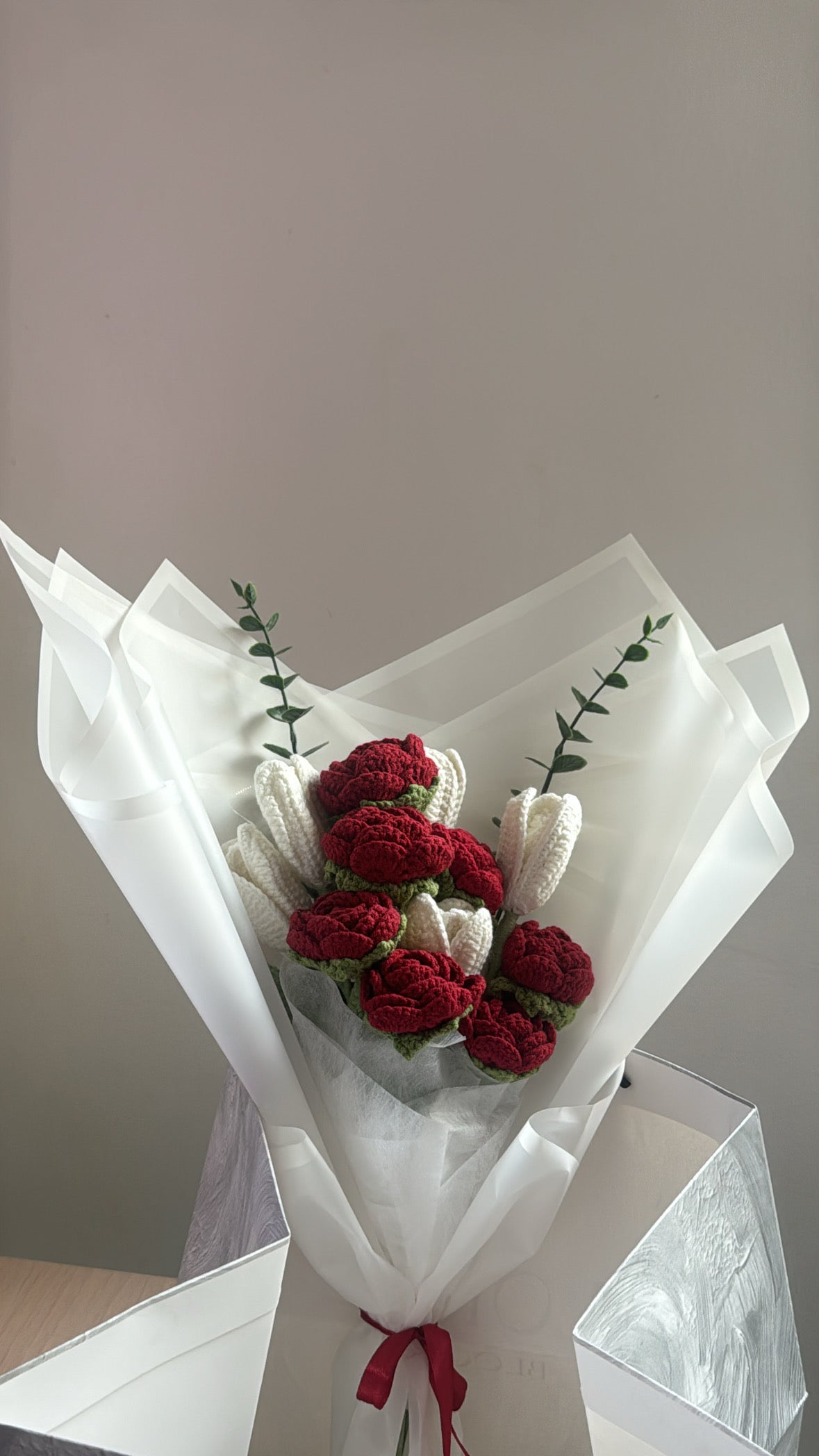 Roses and tulips bouquet