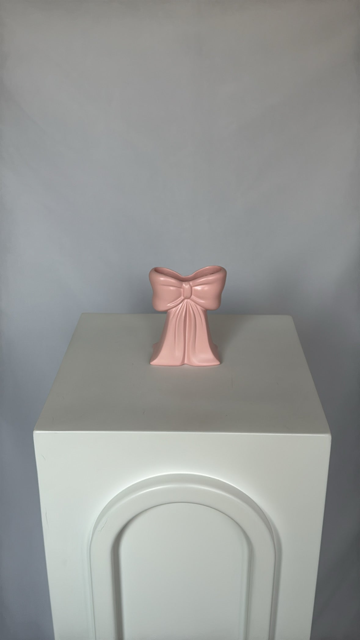 bow vase