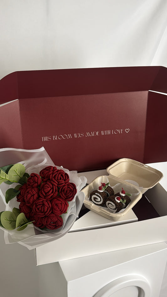 red roses and mini cake’s box ♡